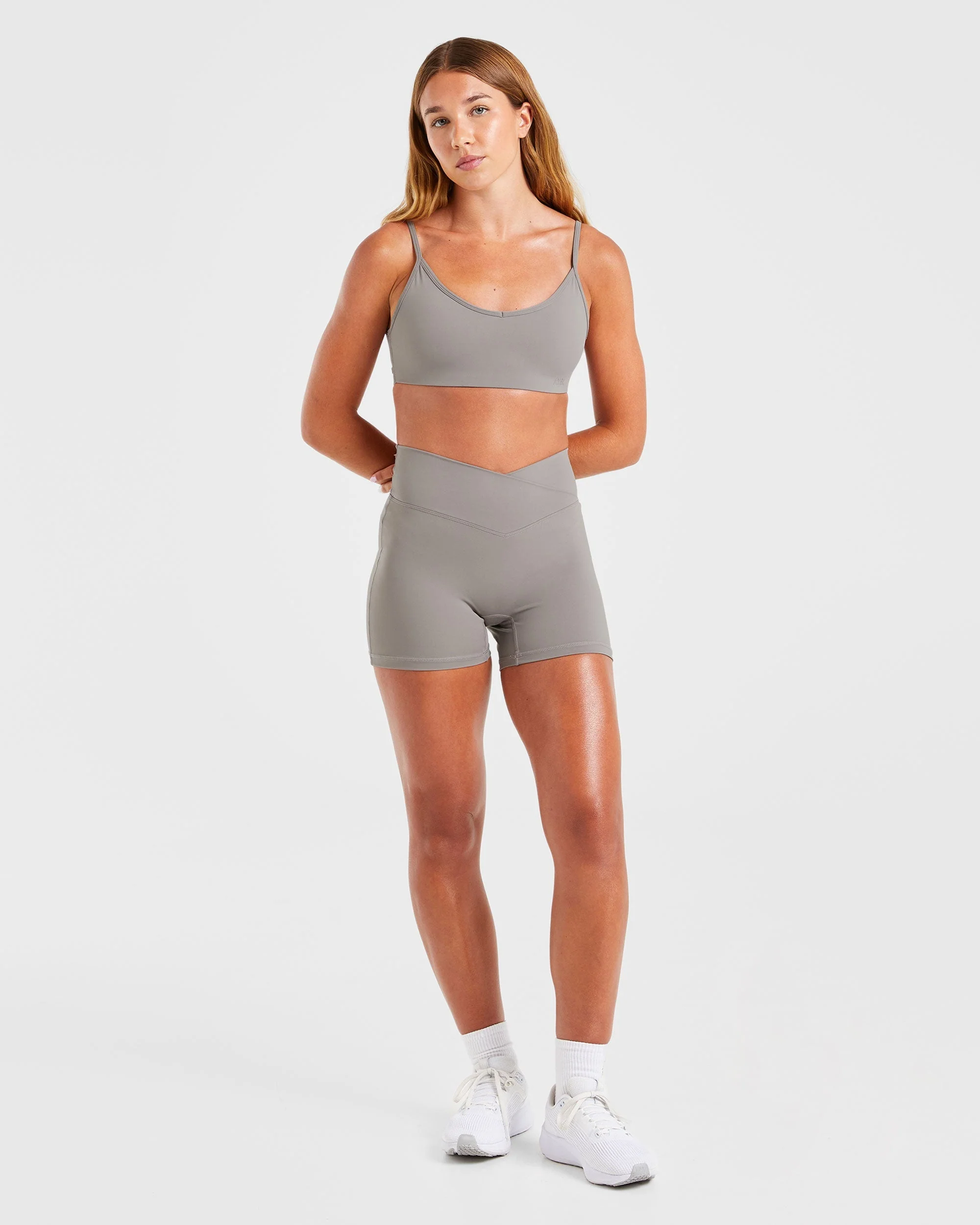 Sculpt Wrap Sports Bra - Smoke Gris - Image 3